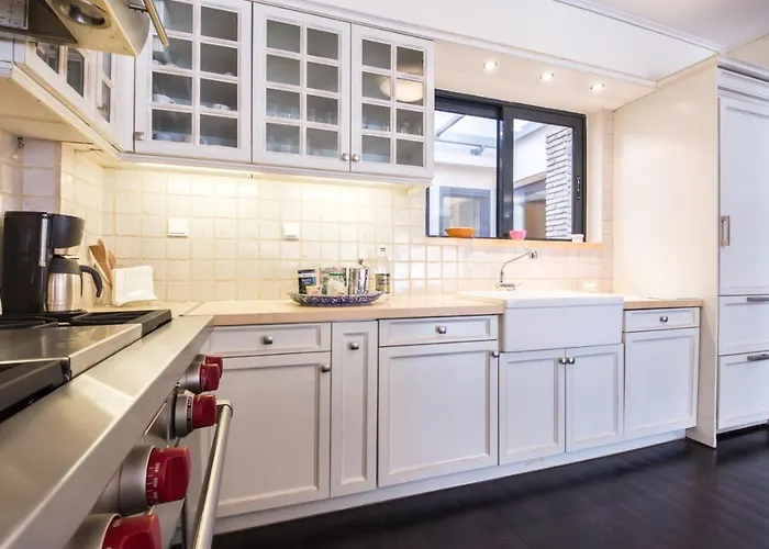 Athens Plaka Hill Luxury Flat