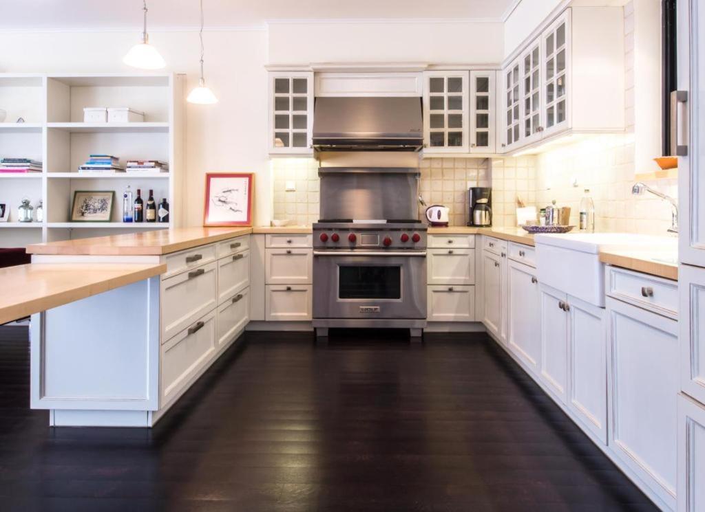 Plaka Hill Luxury Flat
